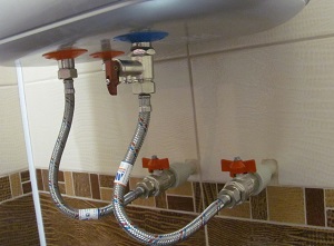 Подключение накопительного водонагревателя в Москве